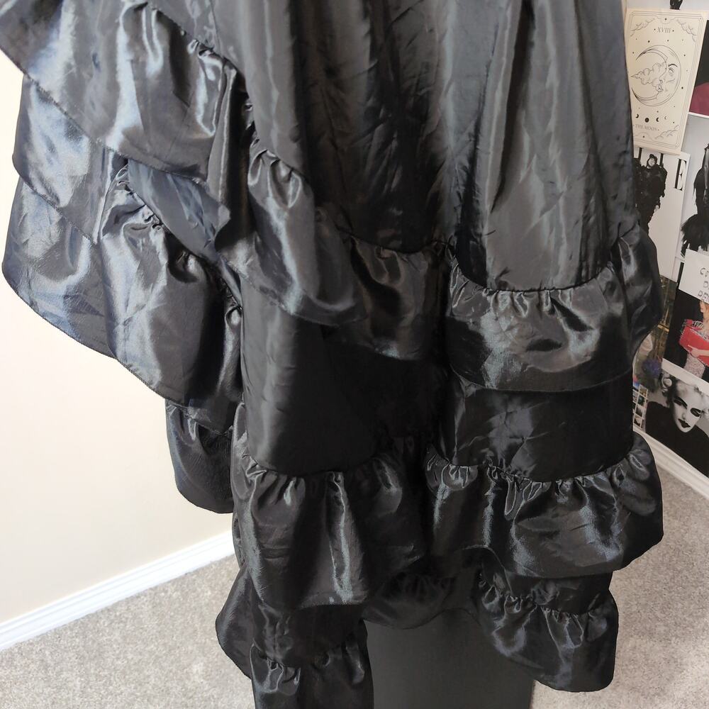 Ruffled High-Low Skirt Dramatic Goth - Picture 4 of 6